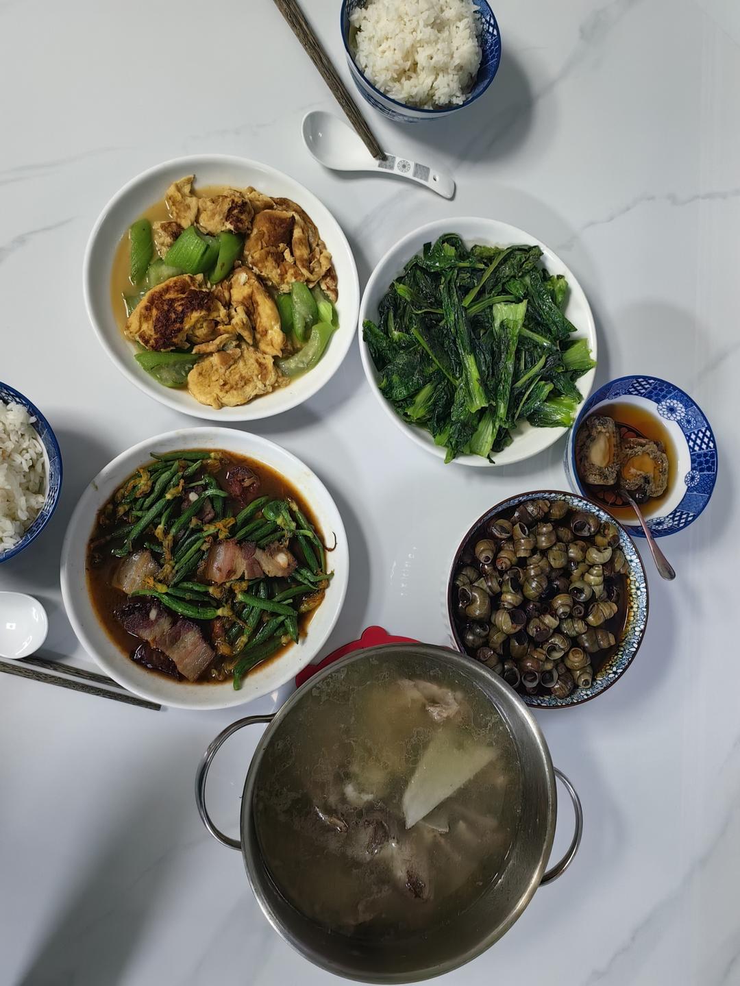 把我的梦想，化成了灶台上的一天又一天。