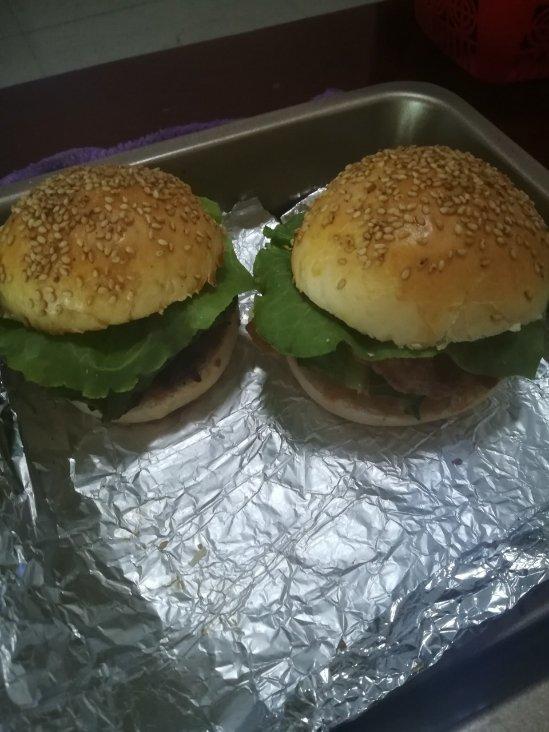自制营养肉饼汉堡包