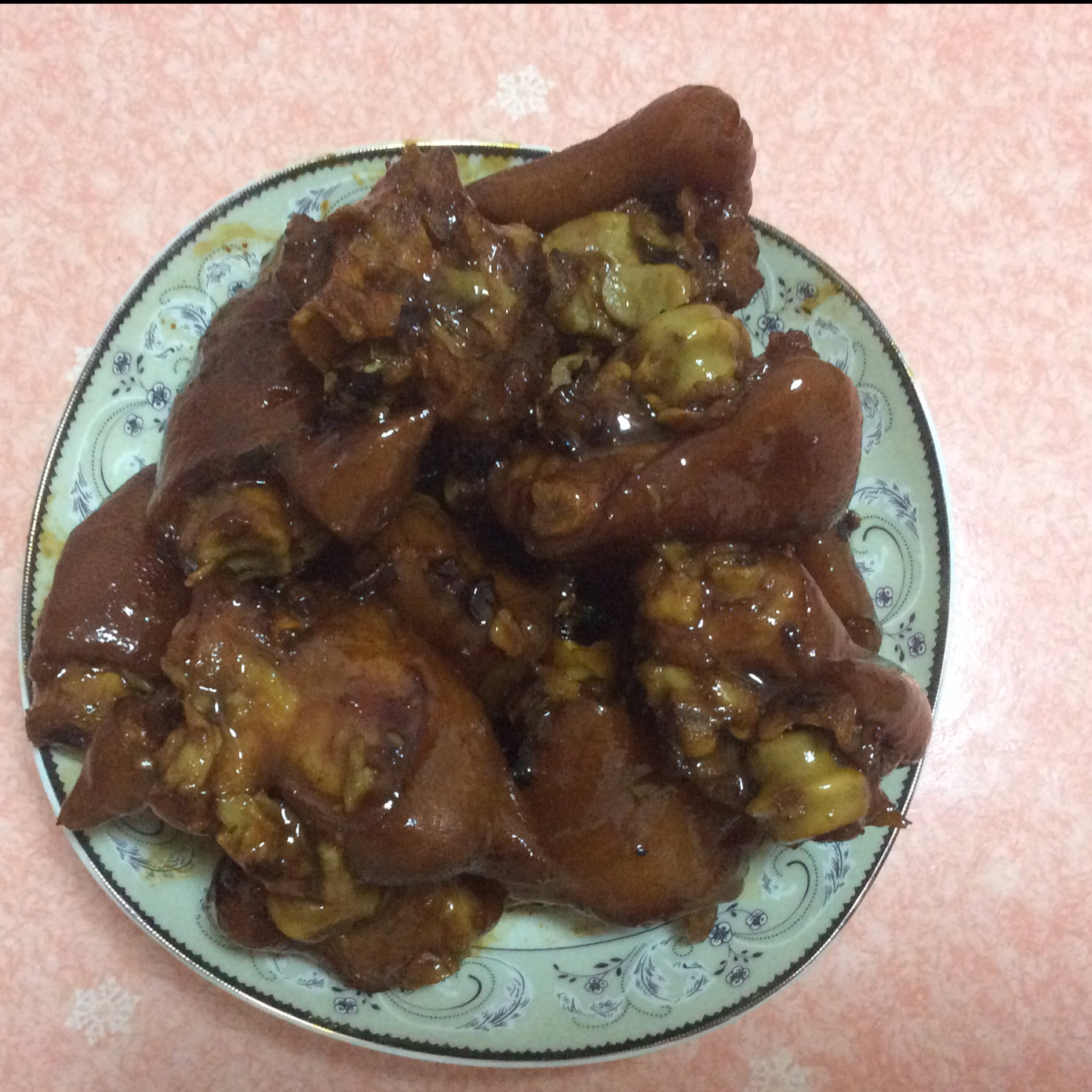美味的家常菜：红烧猪蹄