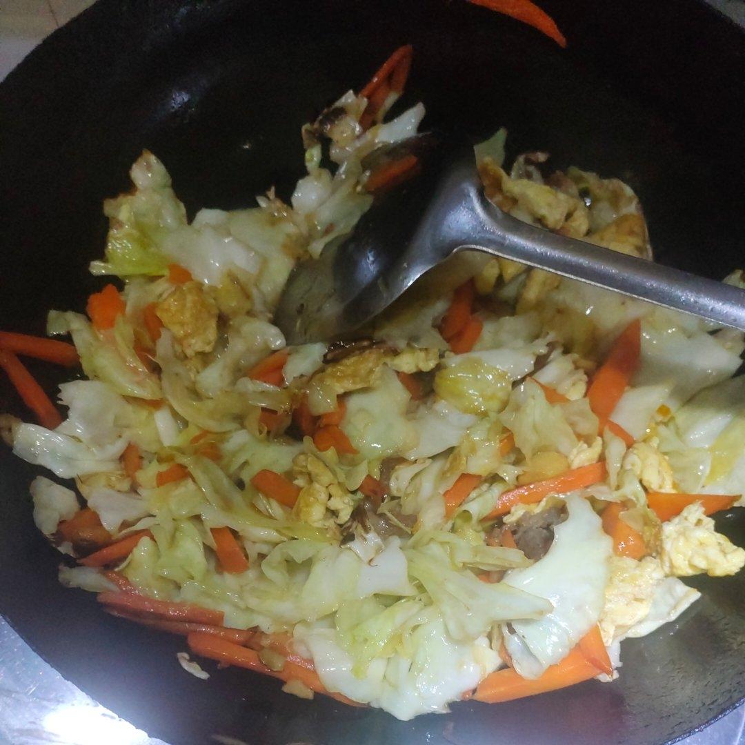 手撕包菜炒鸡蛋
