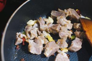 萝卜炖牛腩－蜀九香牛油火锅料版的做法 步骤5