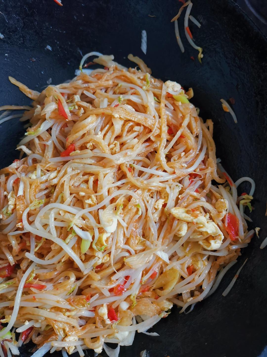 豆芽炒饼丝