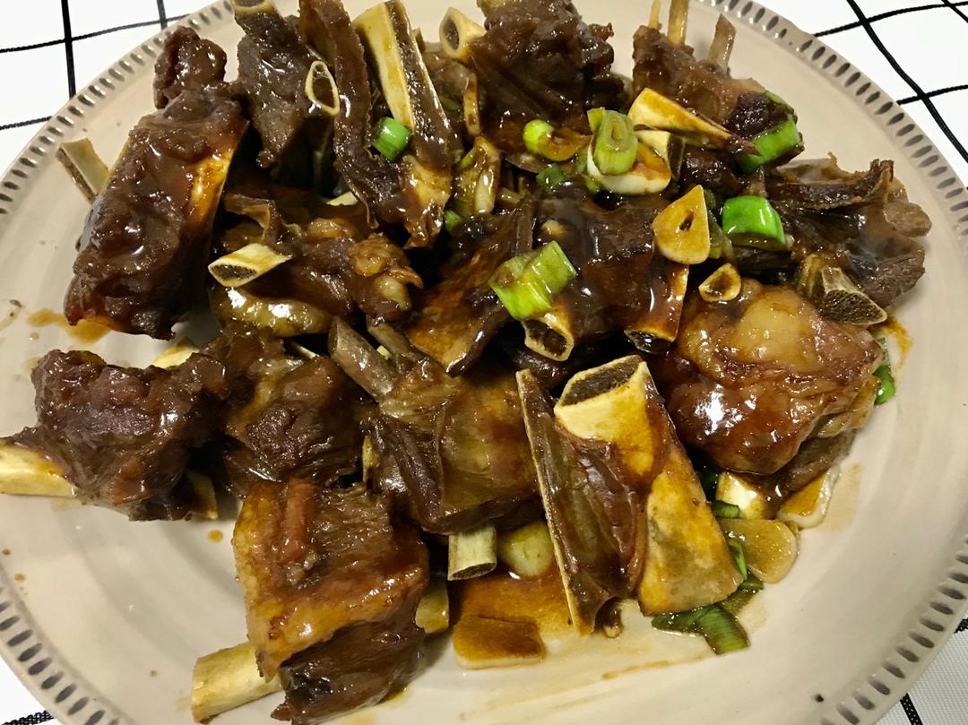 红烧鹿排（鹿排是梅花鹿的排骨）