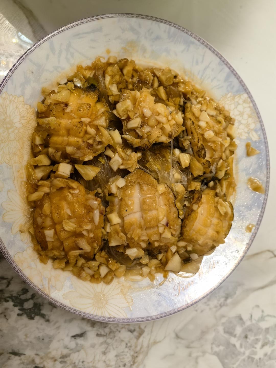 蒜蓉粉丝蒸鲍鱼