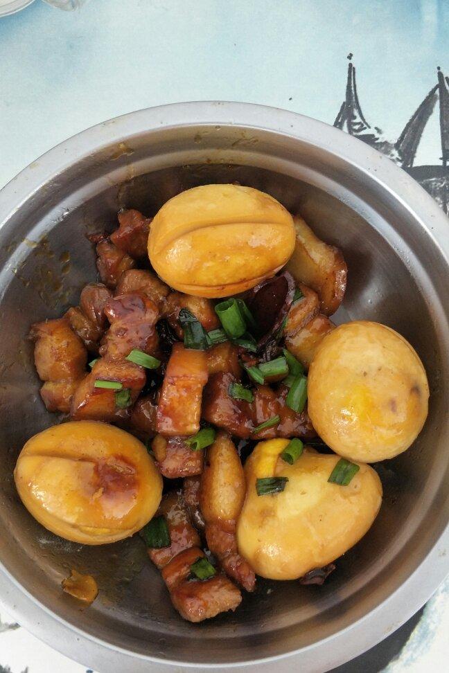 其实也不是很难的红烧肉烧蛋