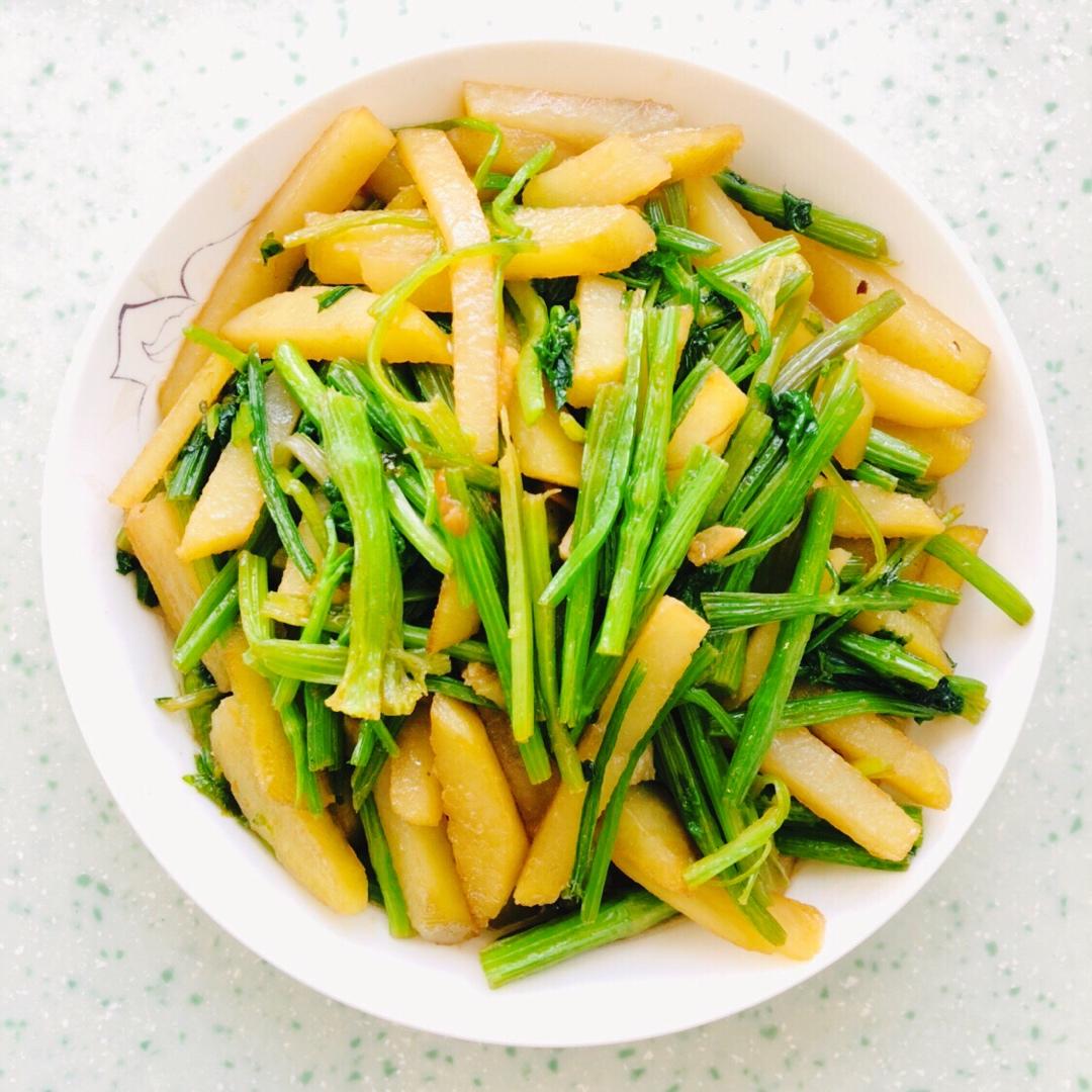 土豆炒芹菜