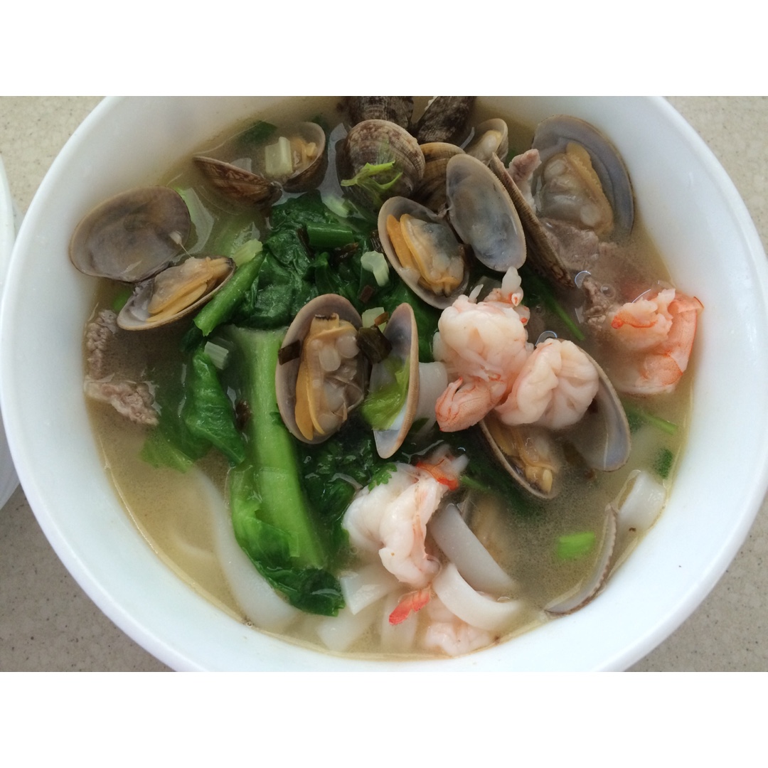 静儿不会做饭做的海鲜河粉