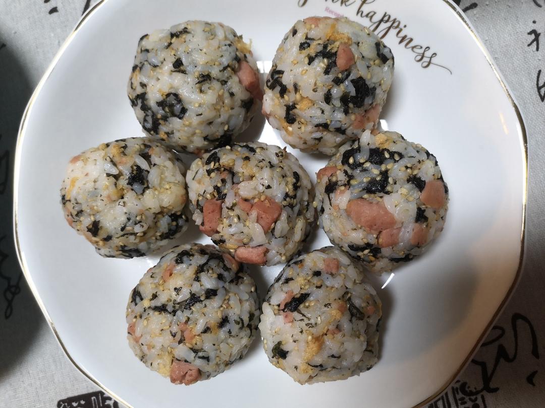 一口爆浆的芝士饭团也太香了吧