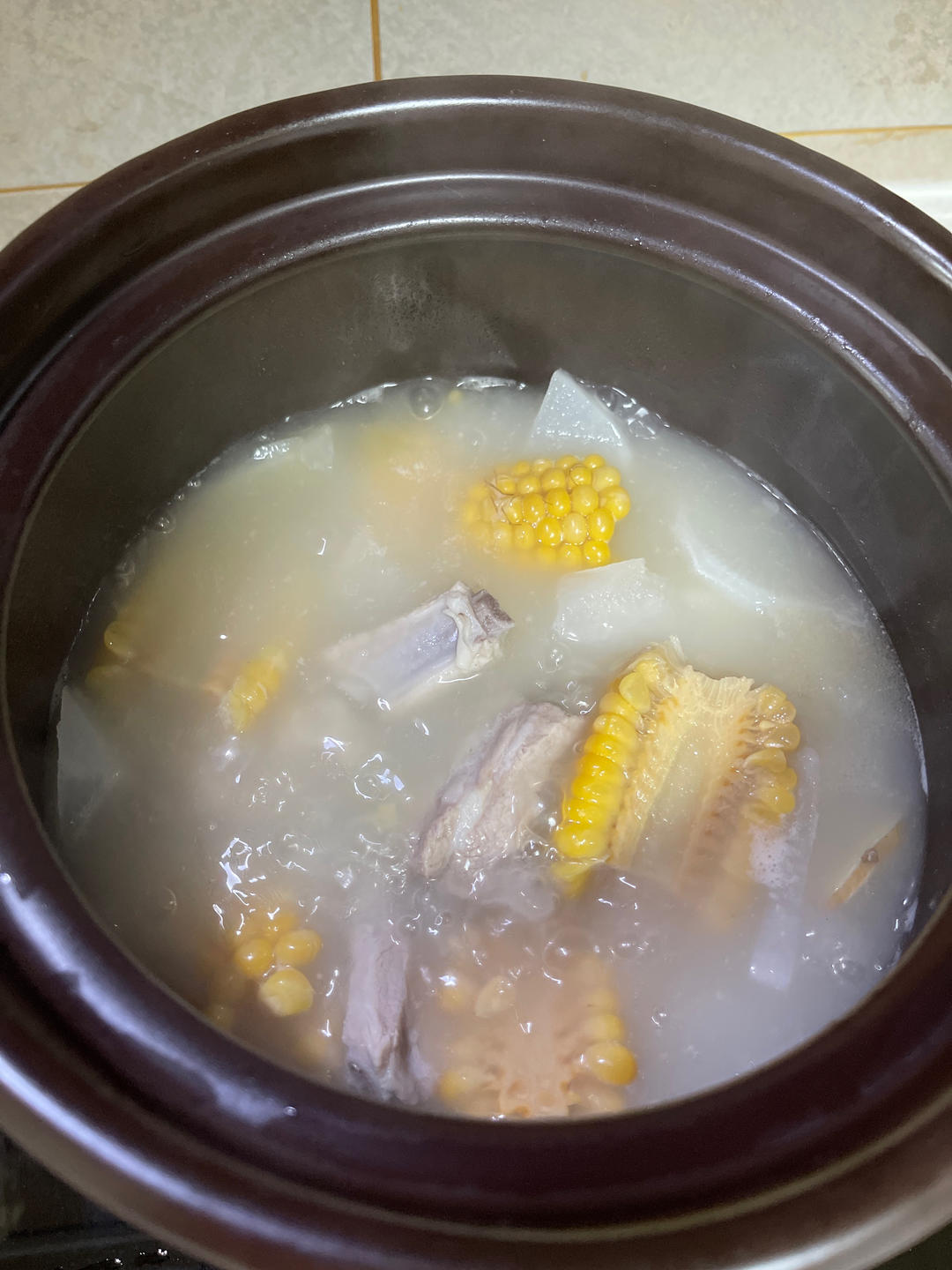 滋补养生 —— 玉米胡萝卜清炖排骨汤🌽