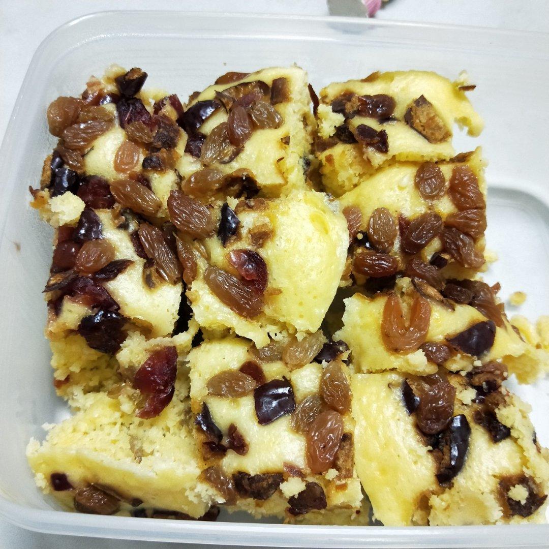 葡萄干玉米面发糕