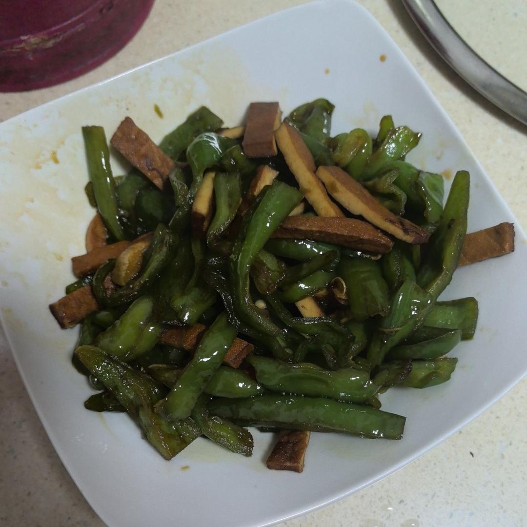 青椒炒香干（小朋友最爱吃版本）