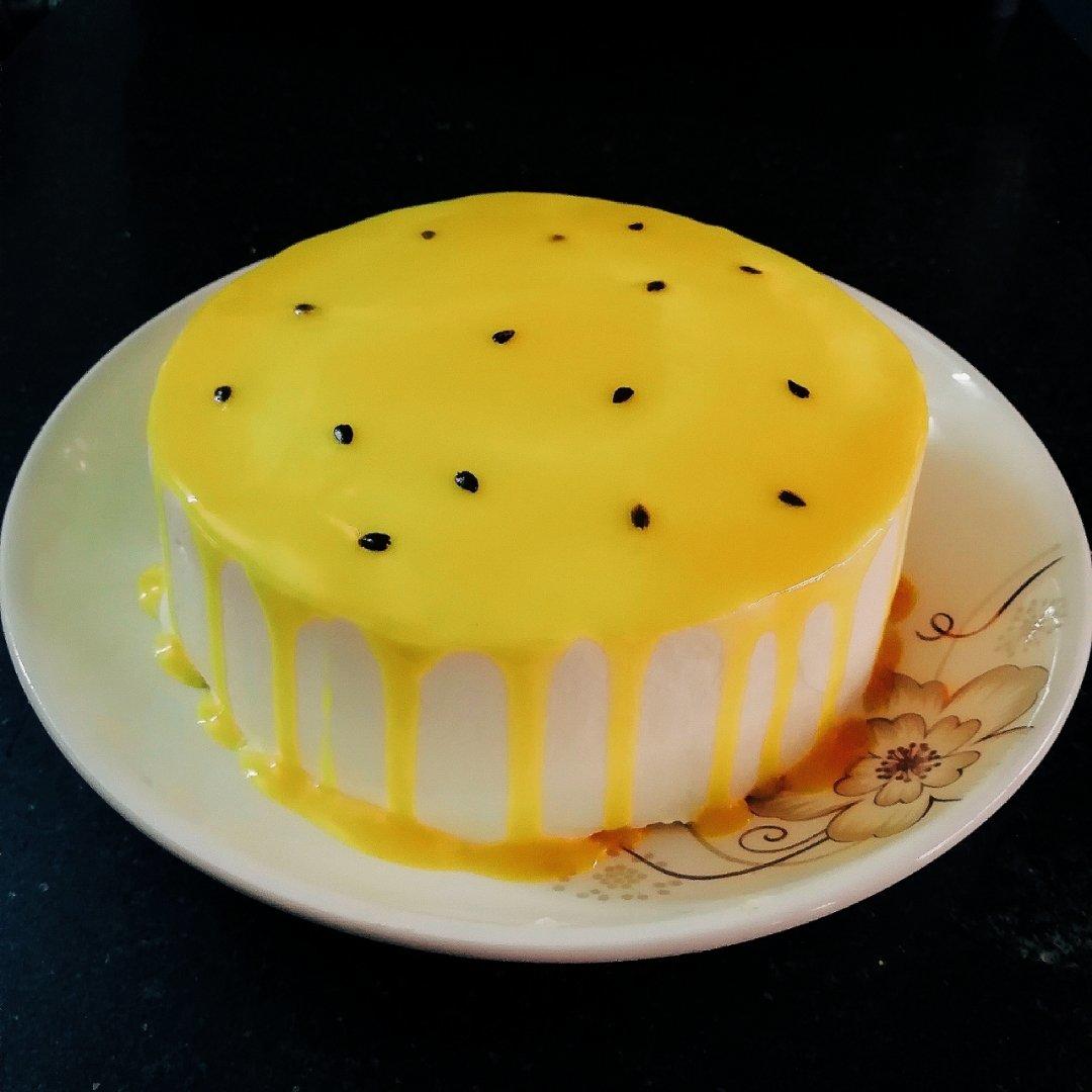 百香果淋酱戚风蛋糕（淋上百香果酱汁后好吃到爆炸！）