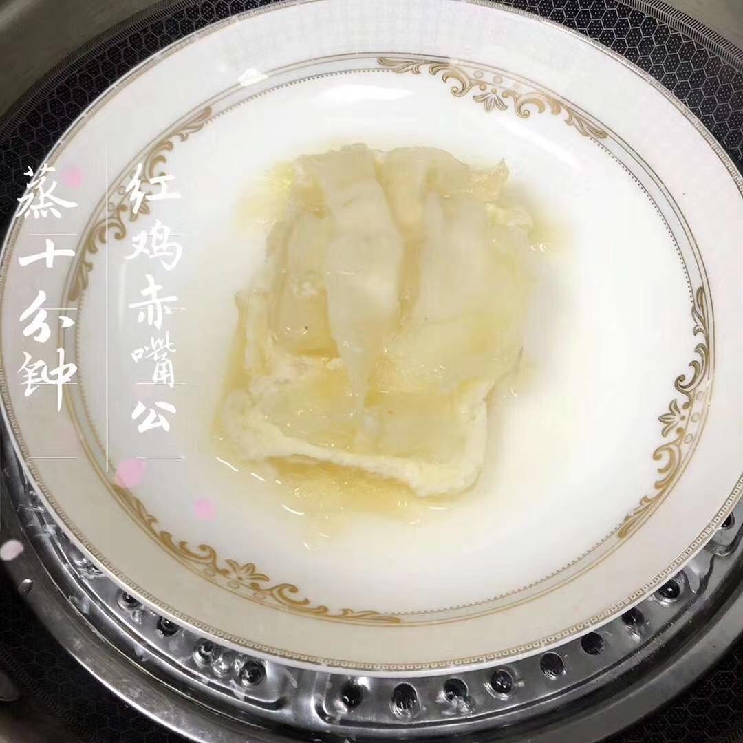 红鸡赤嘴花胶汤的做法 步骤1