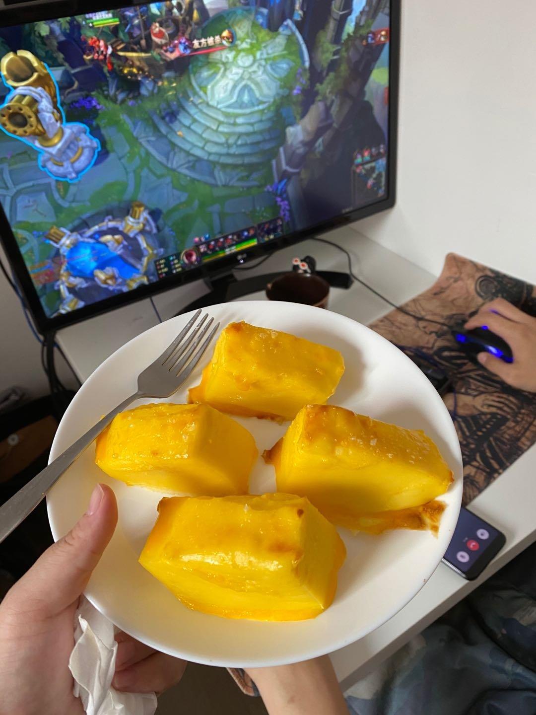 烤牛奶蛋糕