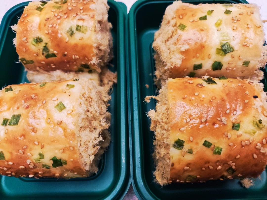 香喷喷的肉松面包卷，来试试吧！