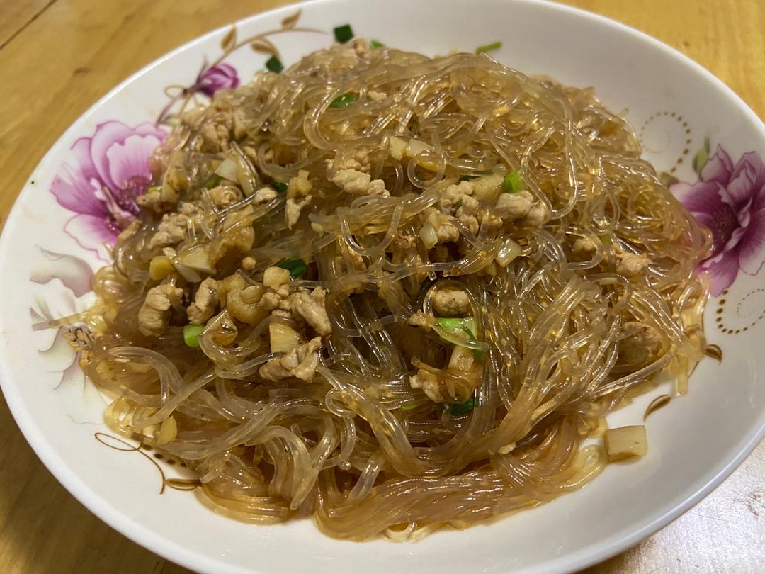 炒粉丝，很多人第一步就错了，难怪粘锅还不好吃