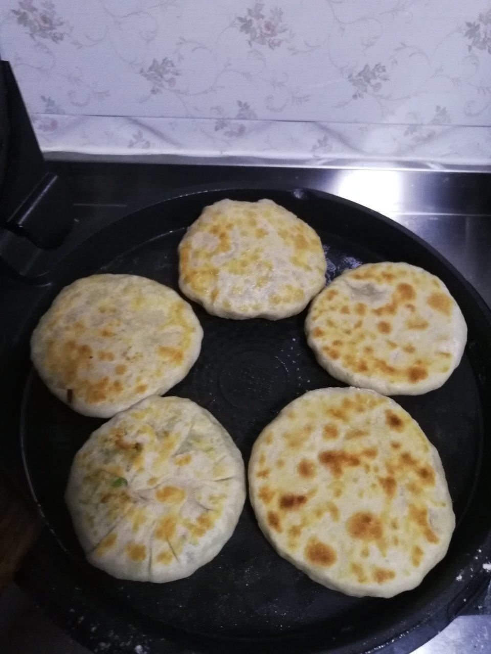 会连续吃八个的萝卜馅饼