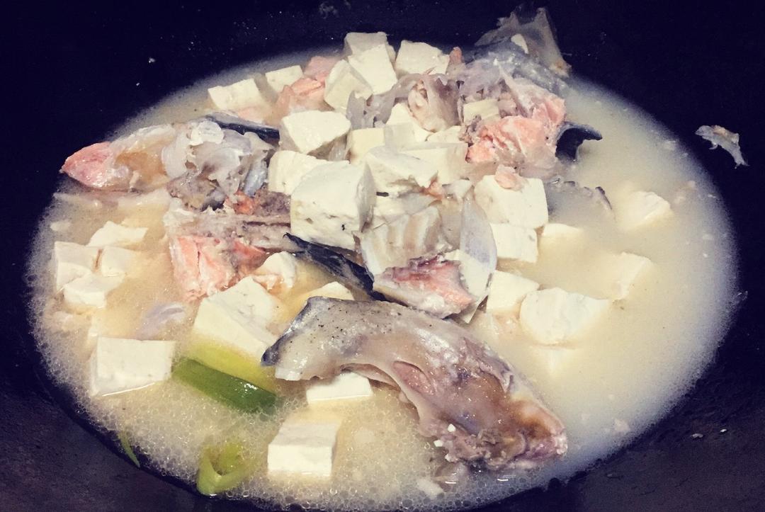 三文鱼头豆腐汤