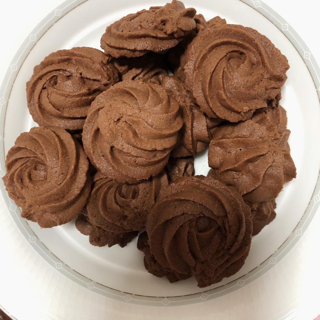 挤花毫无压力的巧克力曲奇