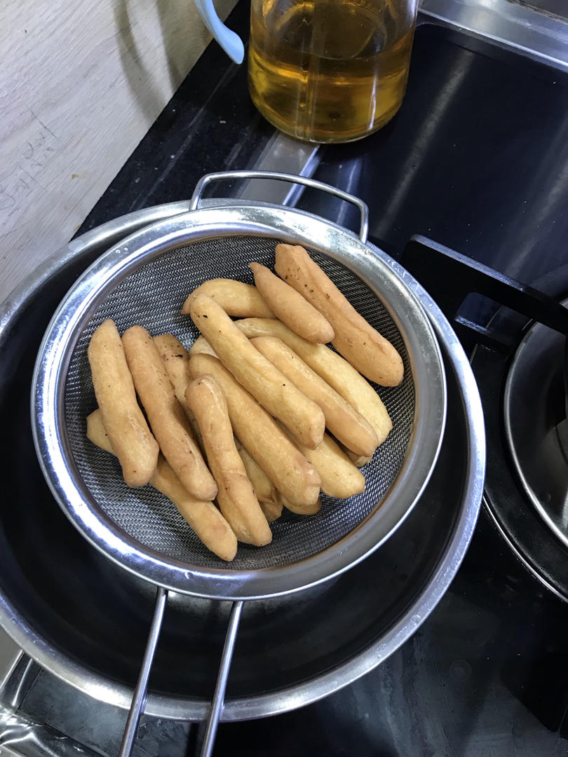 两块钱成本 轻松搞定小零食 方法简单 无需醒面发面 酥香可口 附细节视频详解
