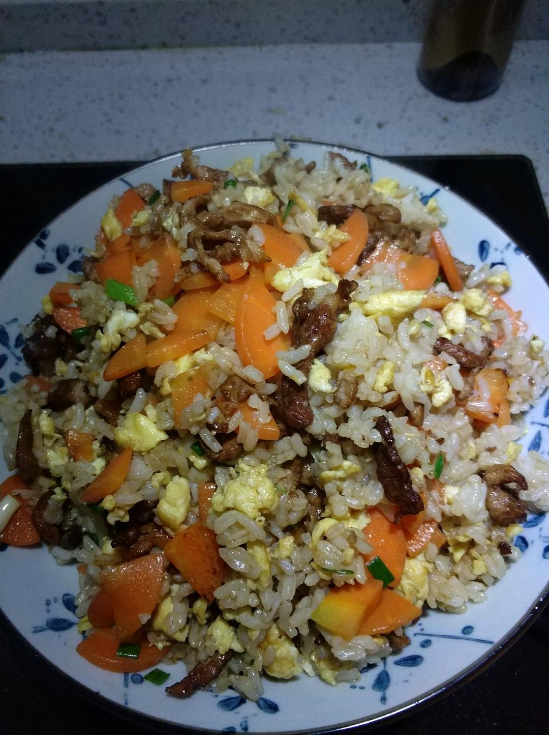 胡萝卜肉丝炒饭