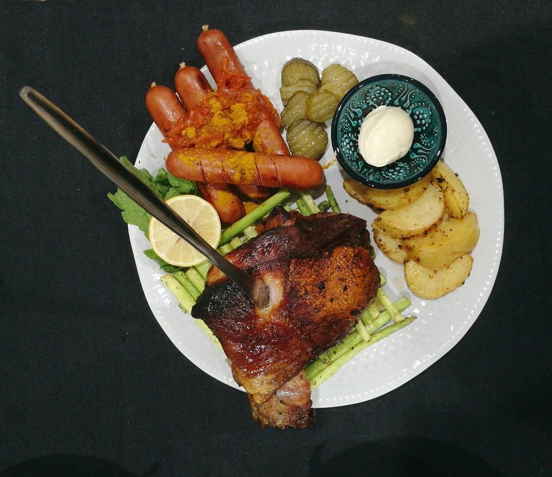 传说中的德国原配方——Schweinshaxe (德式烤猪肘)