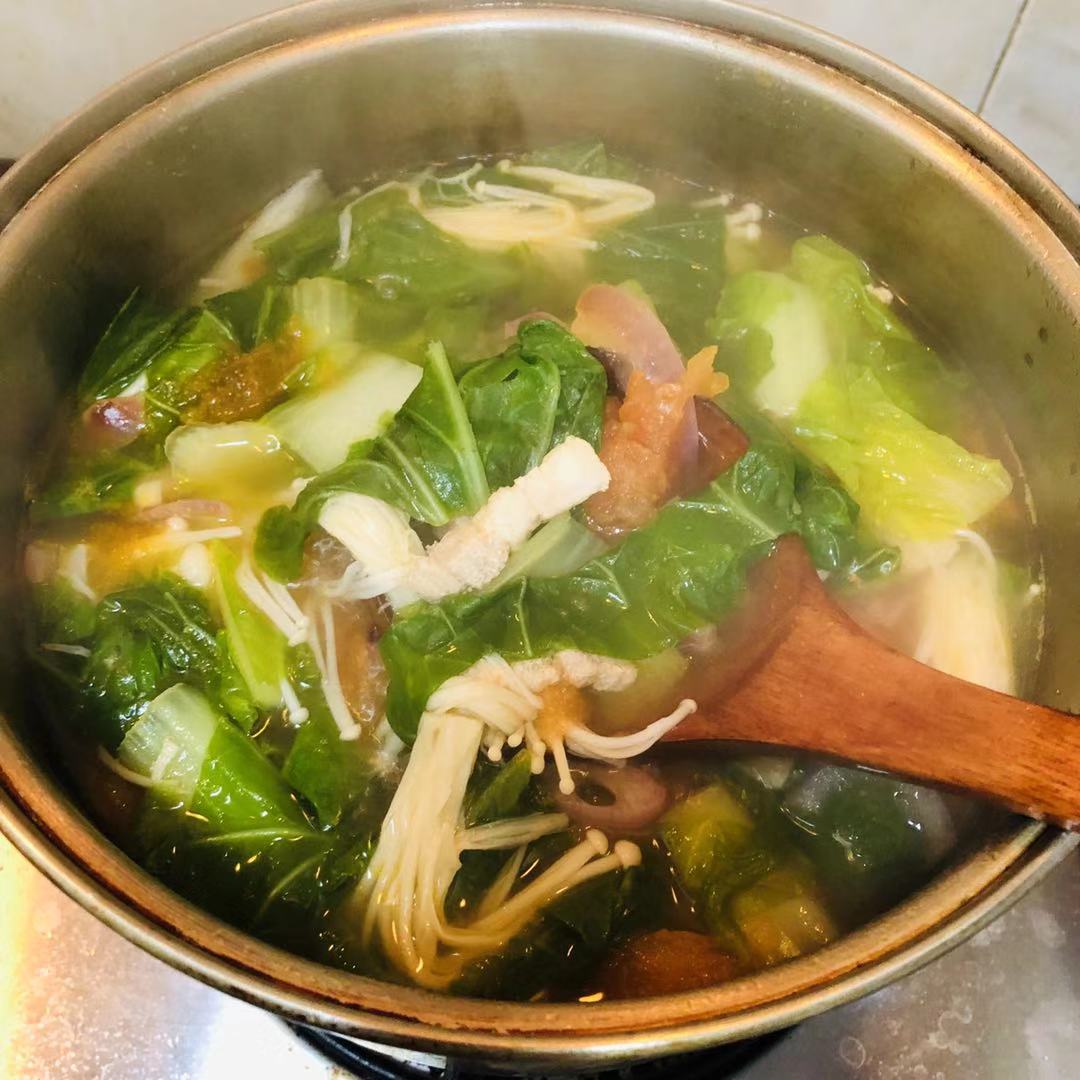 香喷喷五花肉杂菜汤的做法