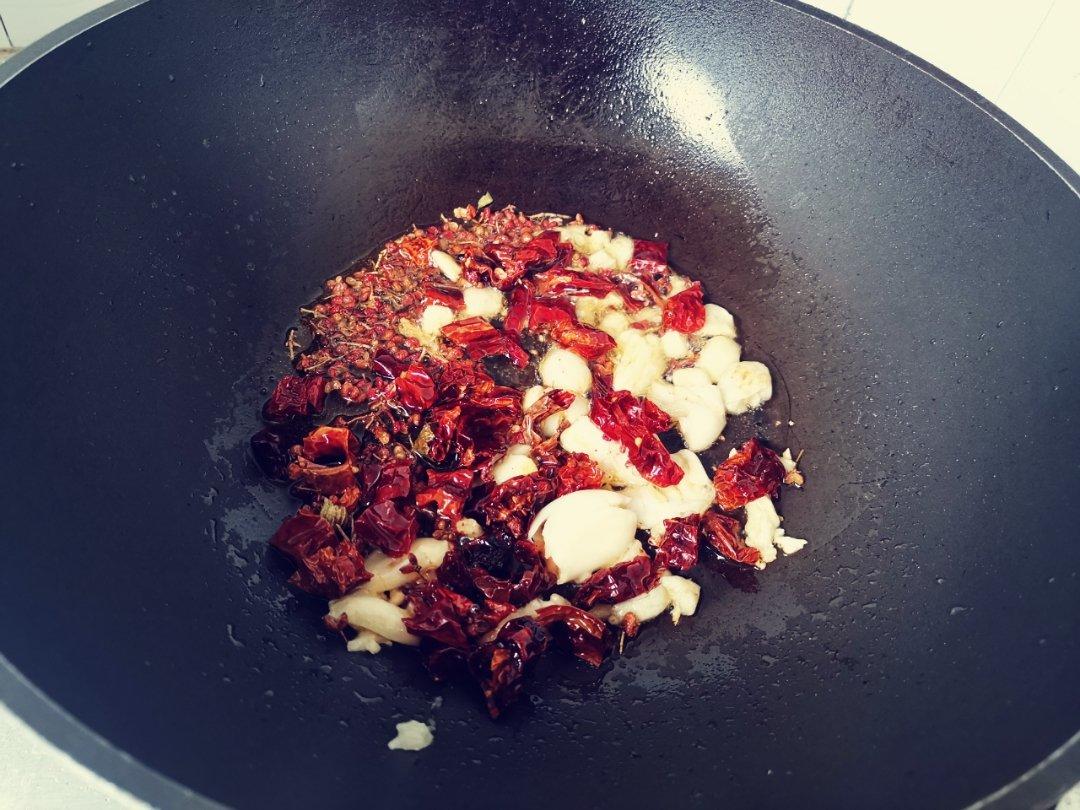 厨师长教你：“手撕包菜”的家常做法,简单又不失美味