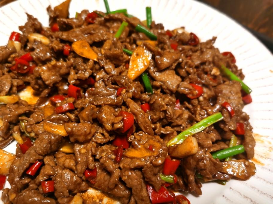超级好吃的辣炒牛肉的做法