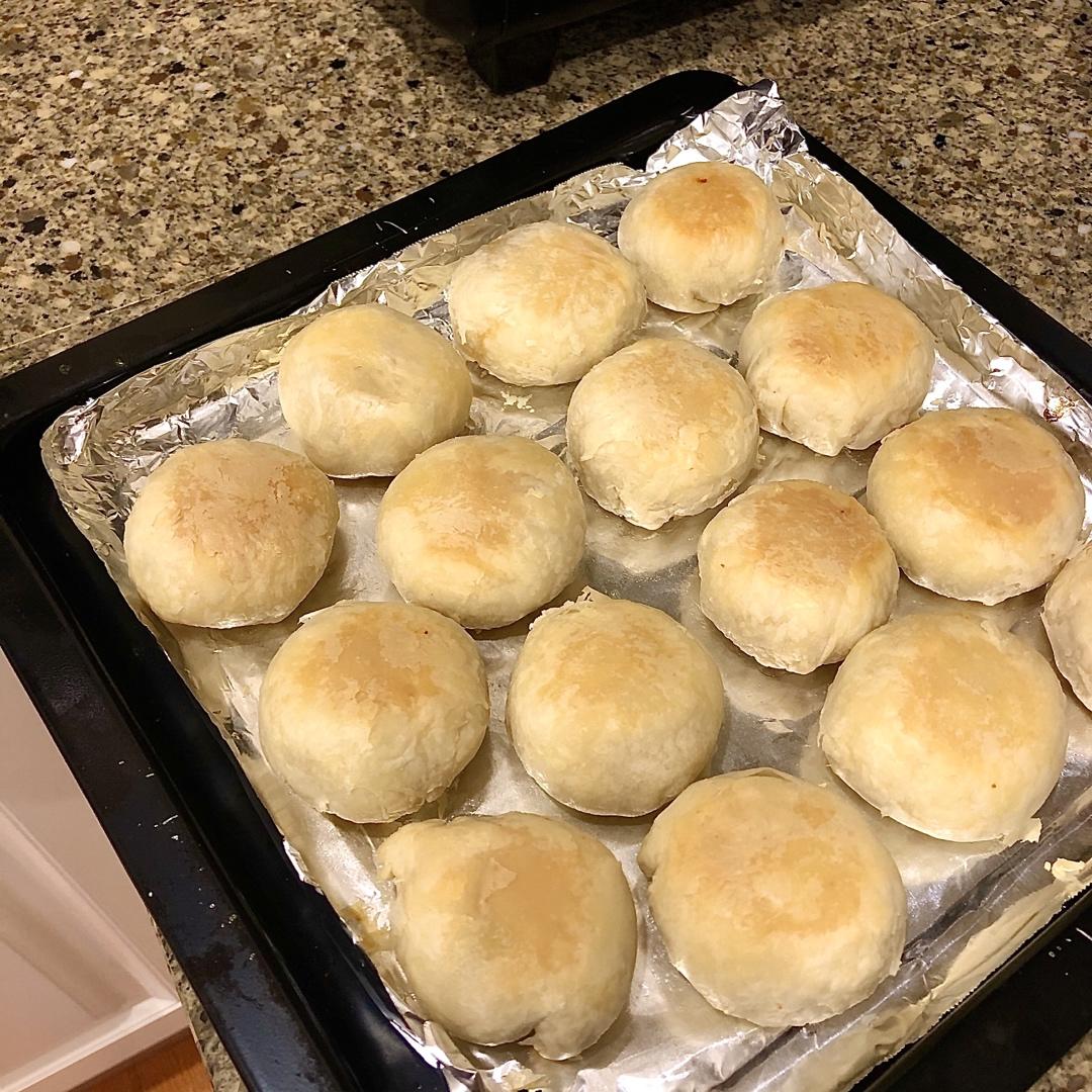 排四个小时队也买不到的鲜肉月饼，秘诀是放麻油！