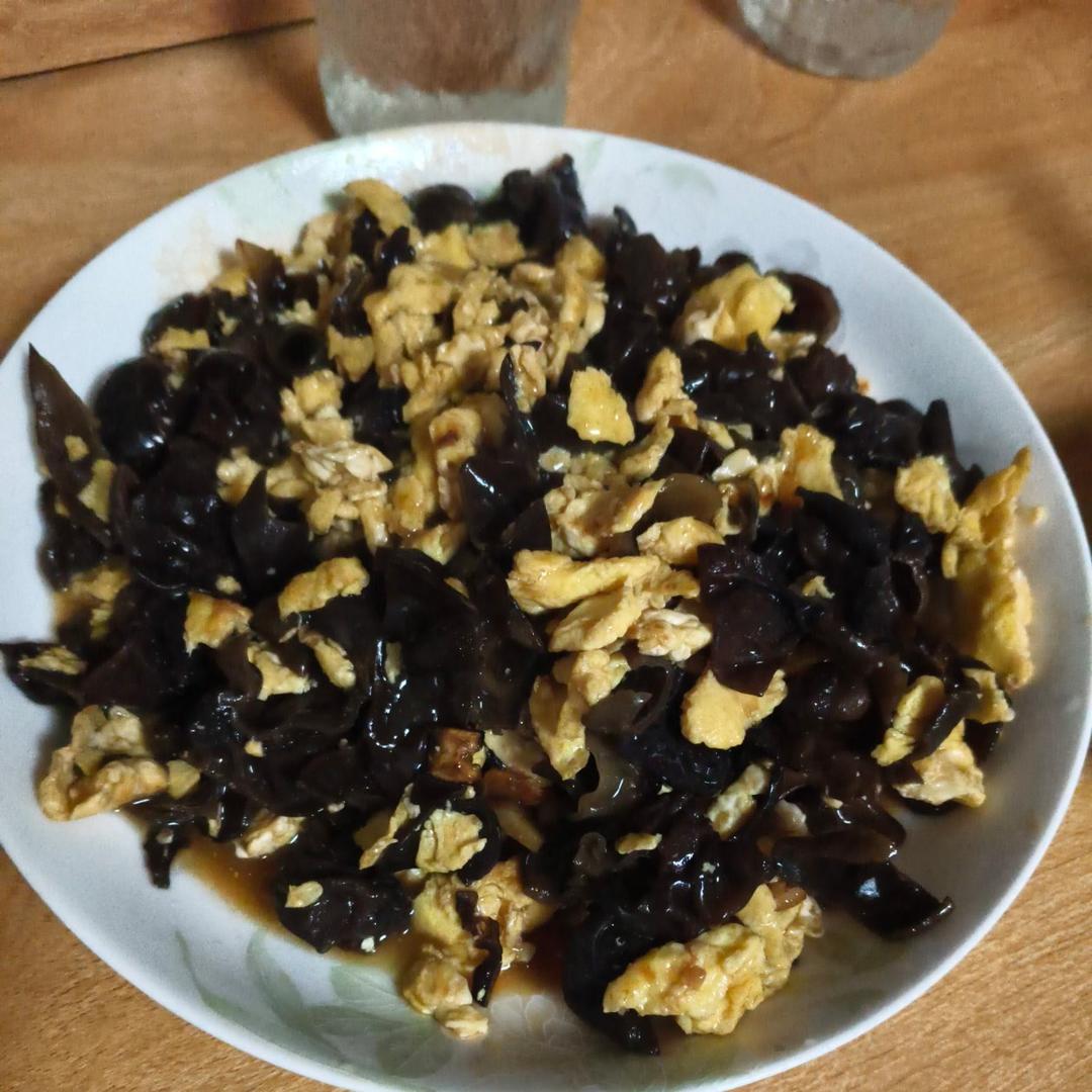 鱼香黑木耳炒蛋（泡发黑木耳）