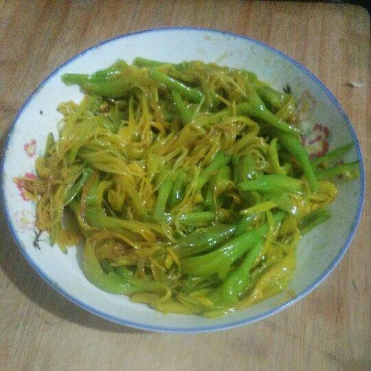 凉拌鲜黄花