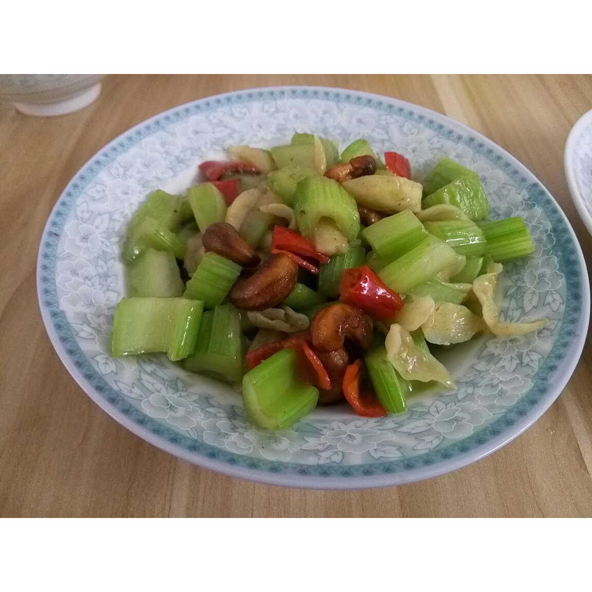 腰果西芹炒百合