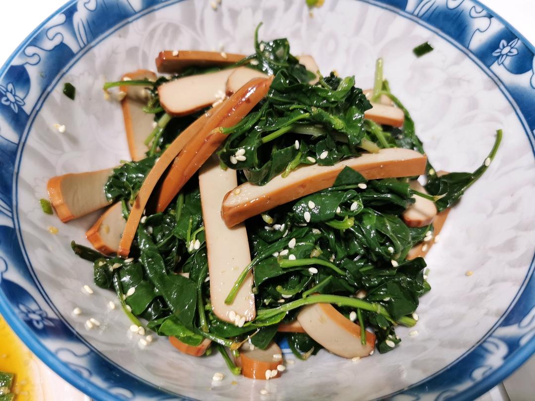 凉拌豆腐干(凉拌菜通用，宝贝儿子“念念不忘”之二,他喜欢的“微微辣”级别)