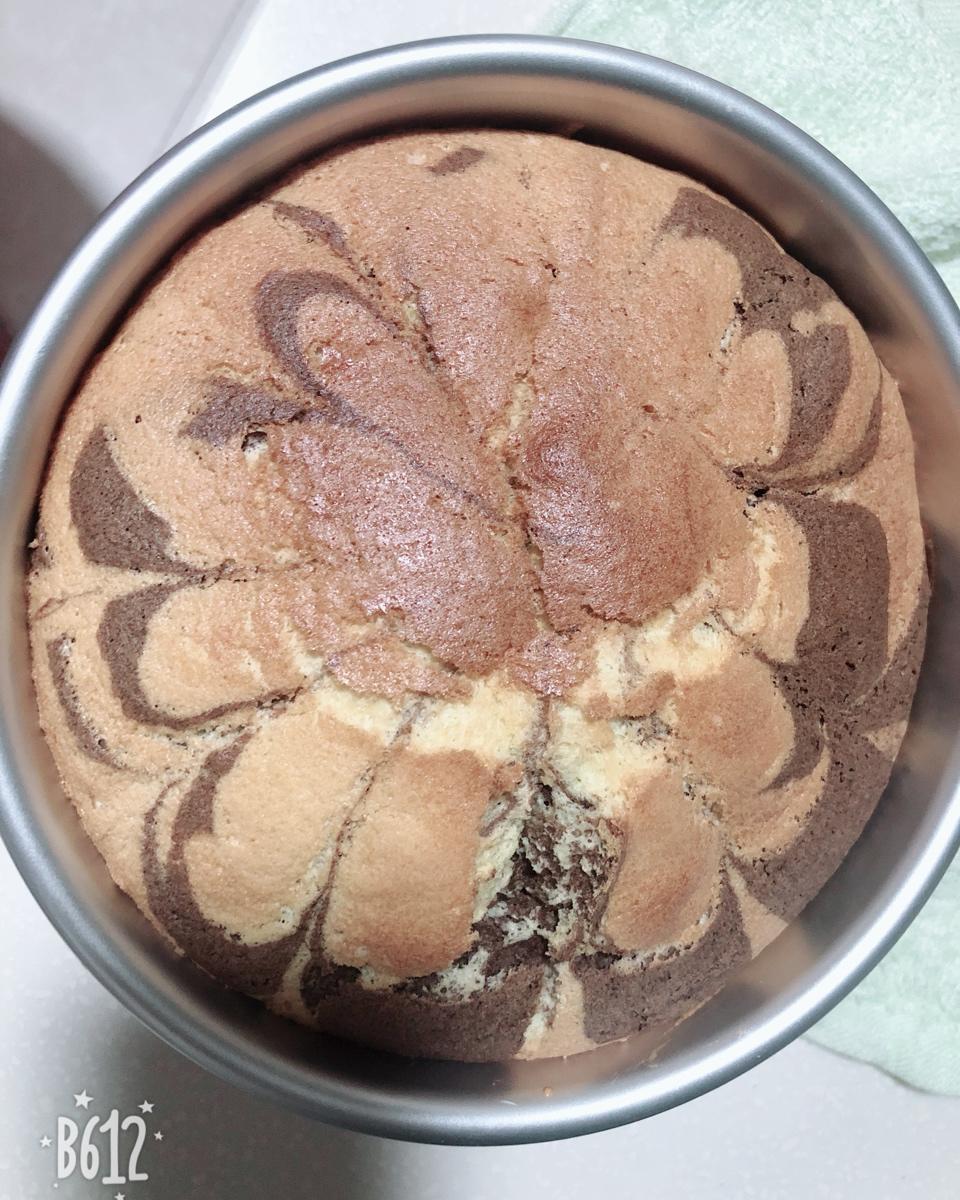 双色拉花戚风蛋糕