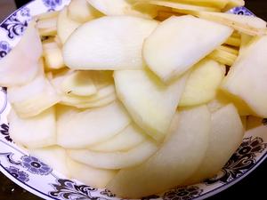 农家柴火饭菜：紫苏土豆片的做法 步骤1