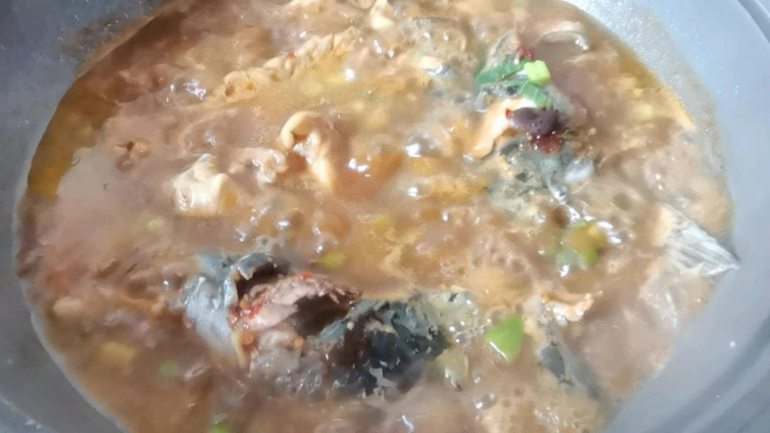 适合孩子吃的下饭菜：酱汁焖鱼