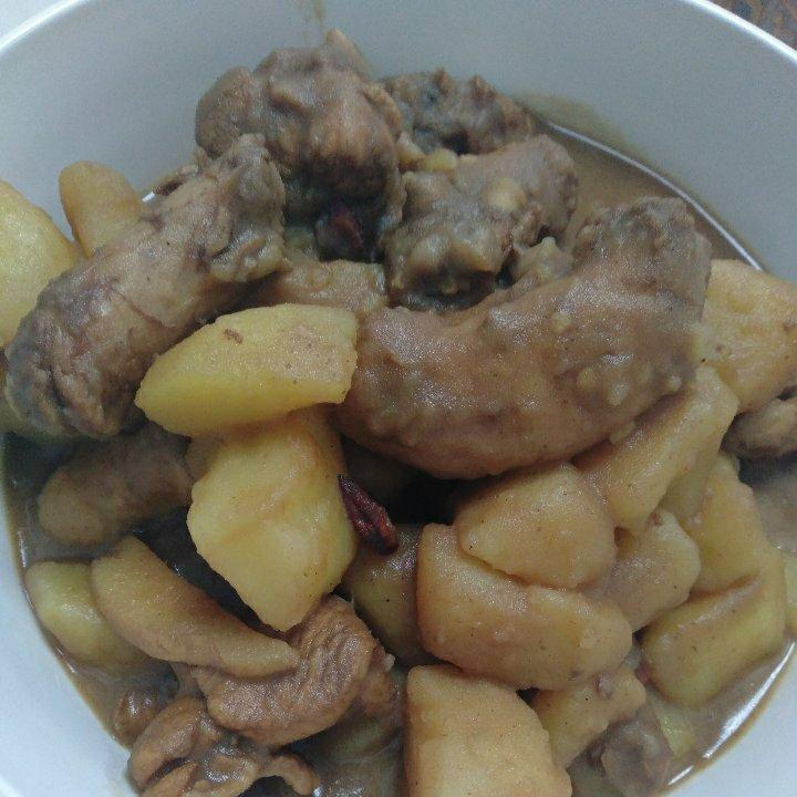 妈妈的土豆炖鸡块