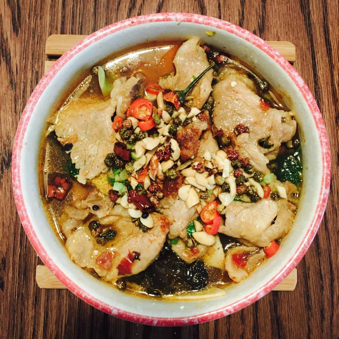 水煮肉片：辣椒的盛宴