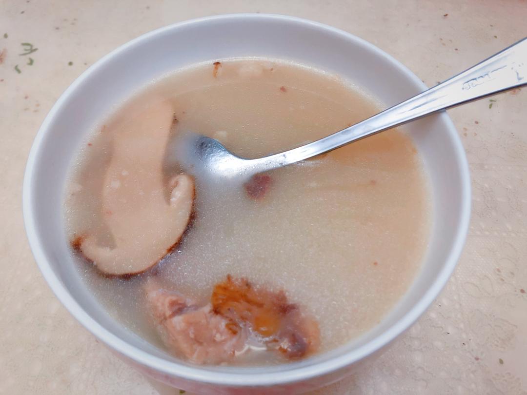 松茸排骨汤