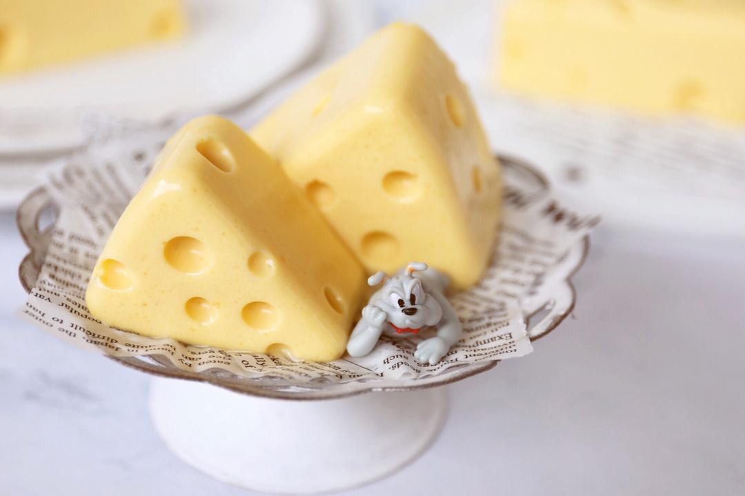 背上相机走天涯做的童年经典猫和老鼠同款奶酪杰瑞奶酪洞洞奶酪慕斯