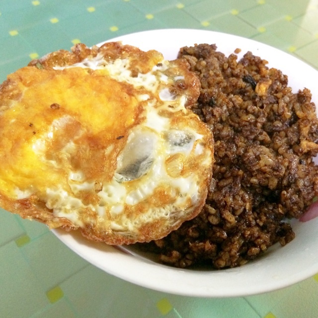 据说是 正宗酱油炒饭