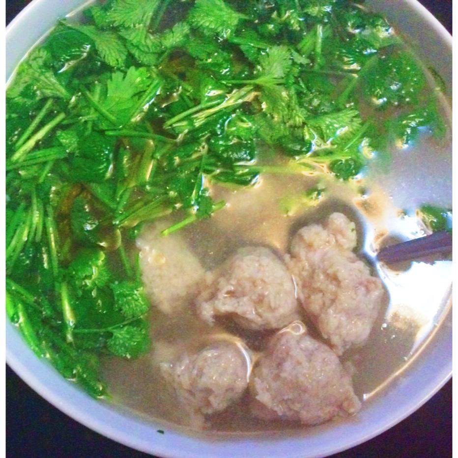 生汆丸子三鲜汤