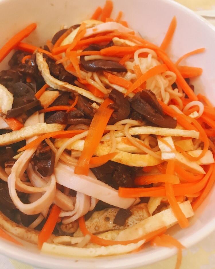 茄子肉末炸酱面