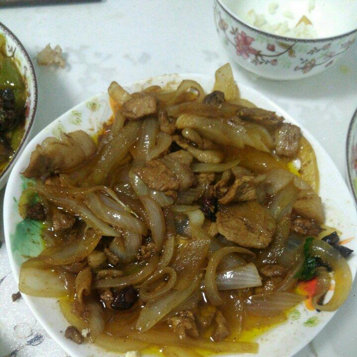 洋葱炒肉