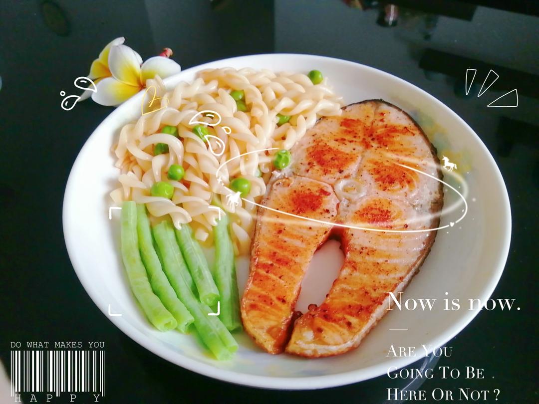 香煎三文鱼意面的做法