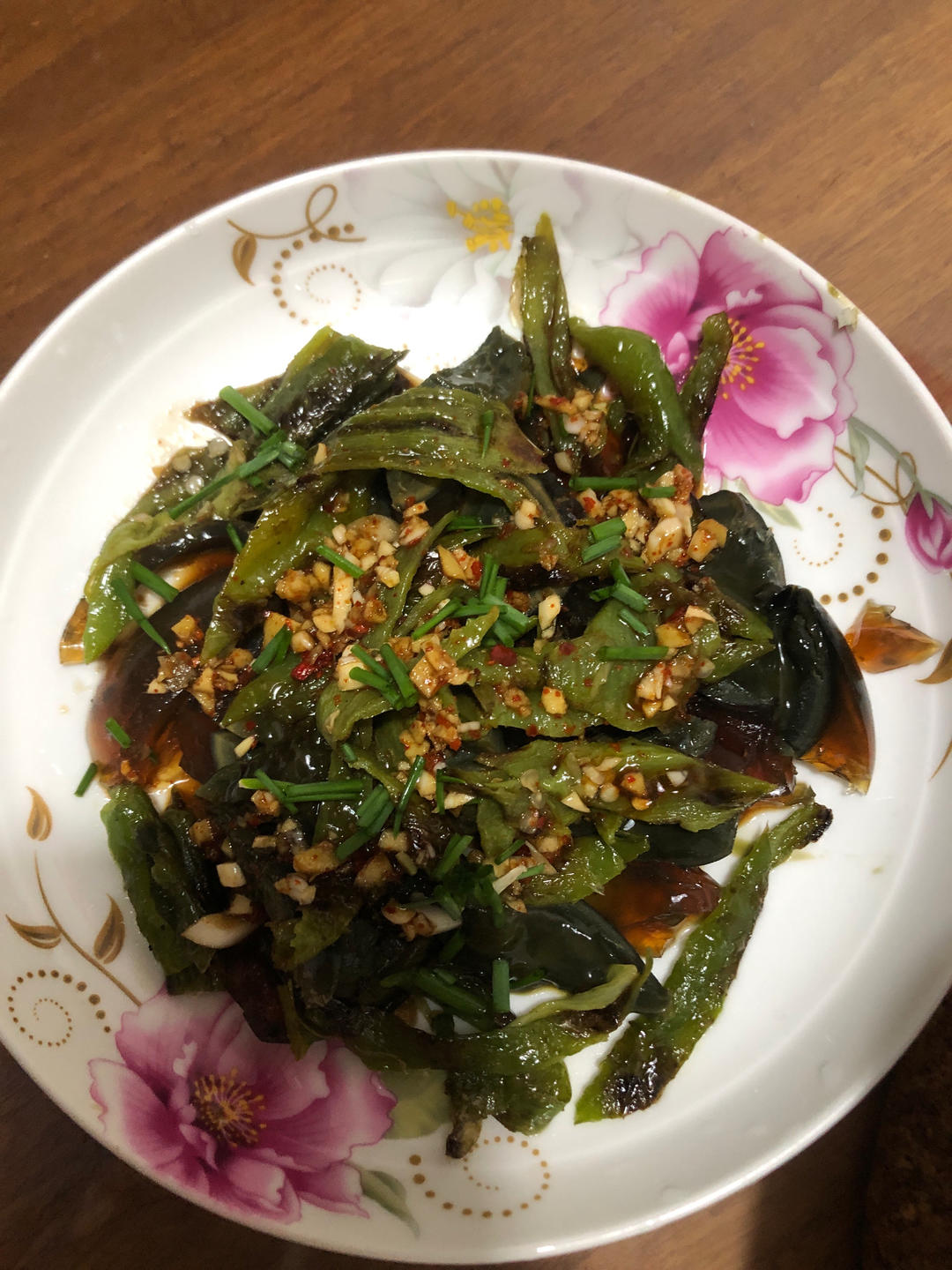 烧椒皮蛋（料汁是灵魂）