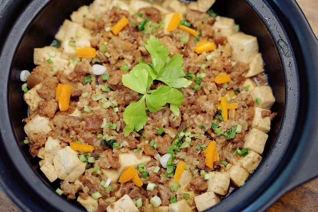 叉烧肉沫豆腐煲