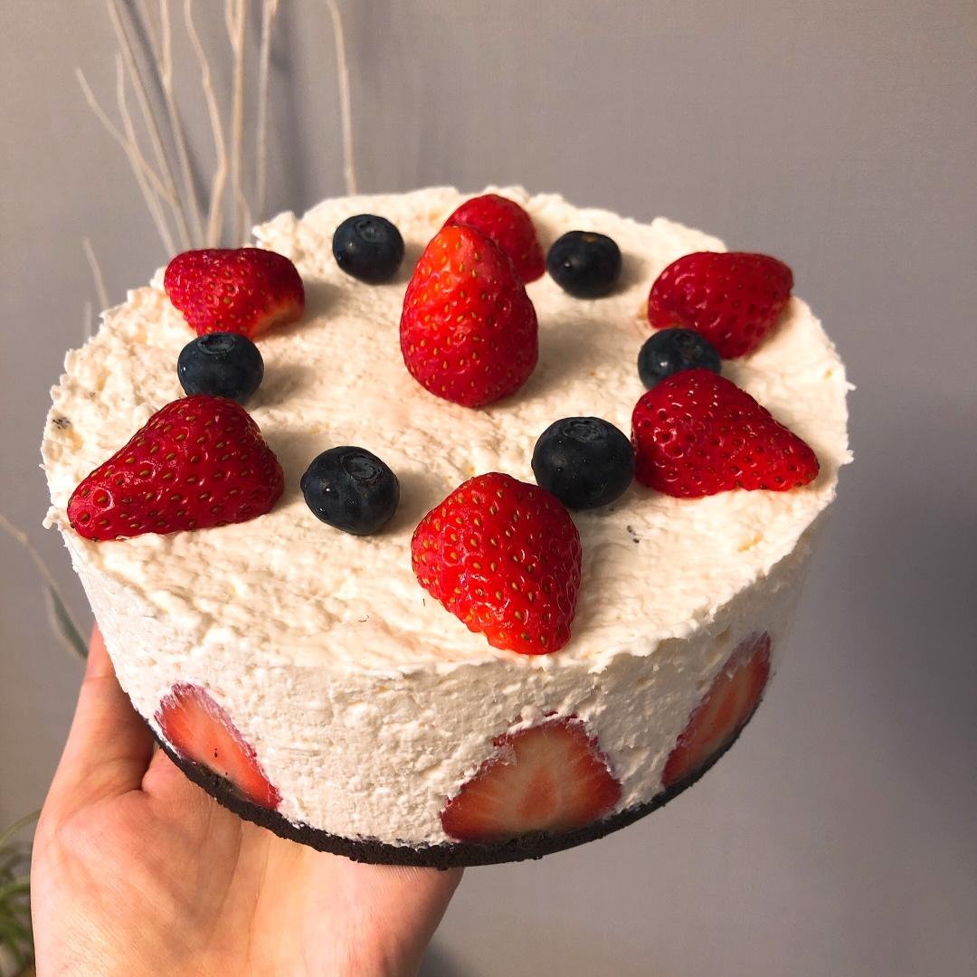 奥利奥草莓酸奶慕斯蛋糕（6寸）