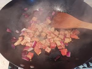 胡萝卜香菇牛肉焖饭的做法 步骤4